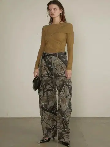 플랭크 프로젝트 Camo Barrel Leg Cargo Pants