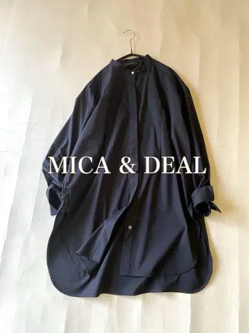 마이카앤딜 MICA&DEAL 밴드 카라 미디 셔츠