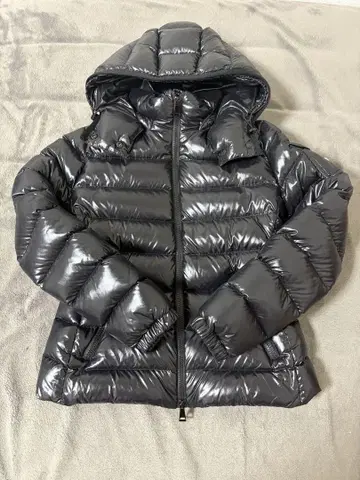 MONCLER 후드 부착 다운 자켓 블랙