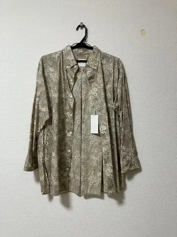 2023 SS toujours 꽃무늬 버튼 다운 셔츠 긴팔 사이즈 1