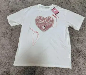 새상품 키티 마조렐티 반팔 T셔츠 M 사이즈