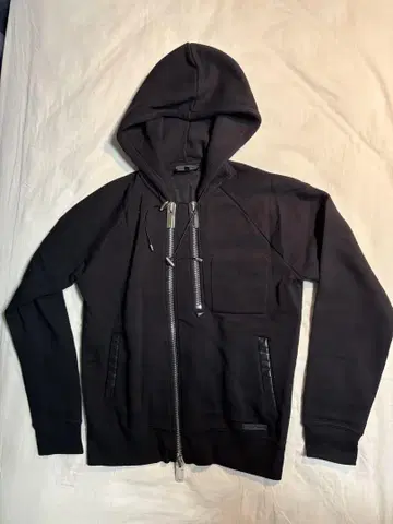 EMPORIO ARMANI 후드 부착 후드티