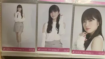 노기자카46 브로마이드 오가와 아야 어깨 트임 상의 컴프