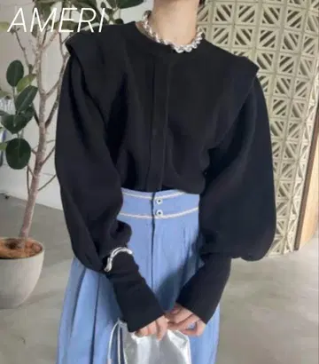 AMERI 아메리 퍼프 슬리브 니트 블랙 심플