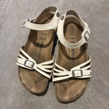 Birkenstock 화이트 스트랩 샌들
