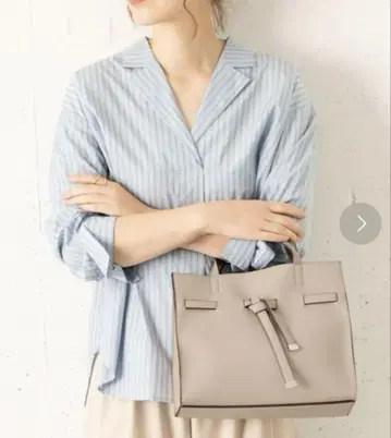 가죽 핸드백 리본 디자인 어반리서치 로쏘 핑크 베이지