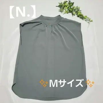 [N.]의 그레이 슬리브리스 스탠드 카라 블라우스 [M 사이즈]