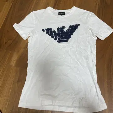 Emporio Armani 화이트 T셔츠 S