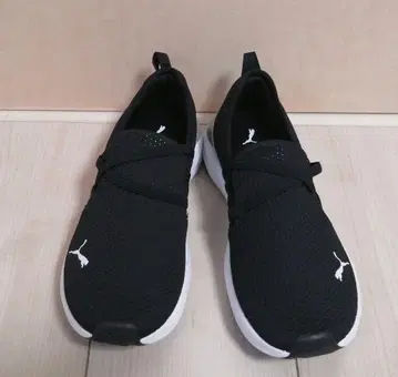 컨디션 최상 PUMA 플 우루 밸리 193971 블랙 24.5cm