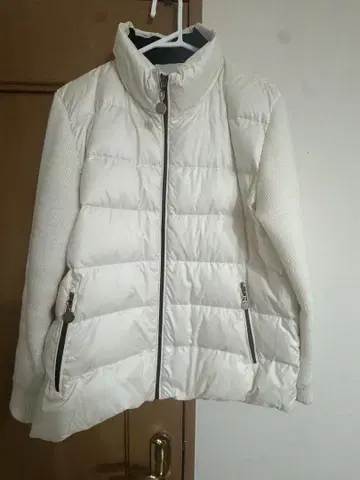 MONCLER 화이트 다운 자켓