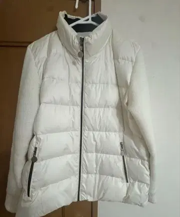 MONCLER 화이트 다운 자켓