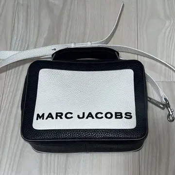 마크제이콥스 MARC JACOBS 박스