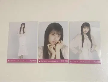 노기자카46 브로마이드 야다 모에카 어깨 트임 상의 3종 컴프
