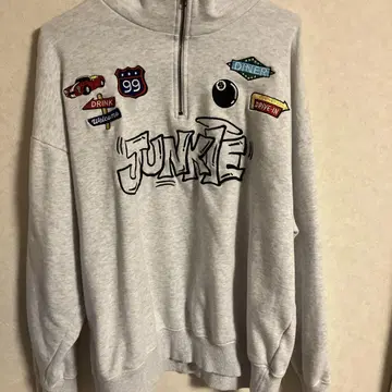JUNKIE 그레이 후드티 자수 패치 부착