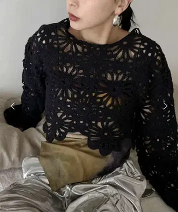 Ameri MEDI FLOWER SAINT LACE TOP