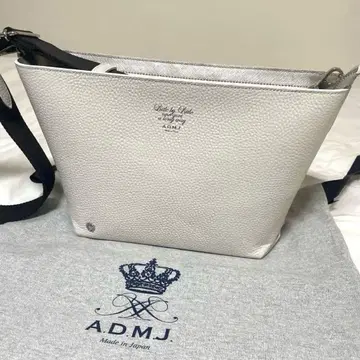 ADMJ 크로스 바디백 화이트 숄더백 A.D.M.J.