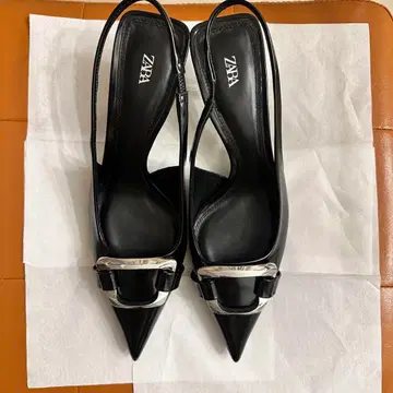 ZARA 블랙 스틸레토 힐