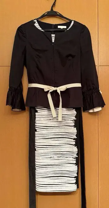 [ 폴카 ] 셋업 원피스 자켓 리본