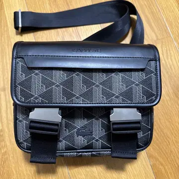 라코스테 숄더백 모노그램 메신저 백 NH3787LX