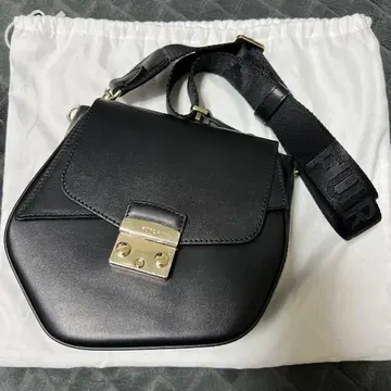 훌라 메트로폴리스 오각형 원형 숄더백 블랙 미니백