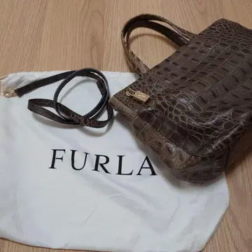 FURLA 훌라 그레이 계열 백 수납 가방 스트랩 있음