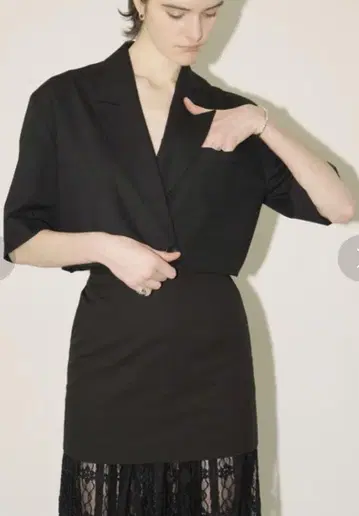 clane CROPPED TAILORED JACKET