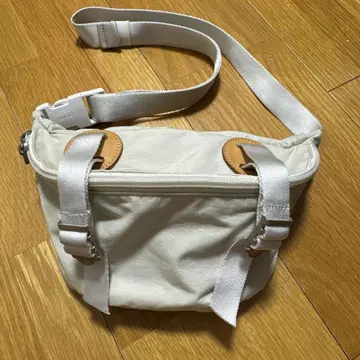 Unlikely 숄더백 화이트