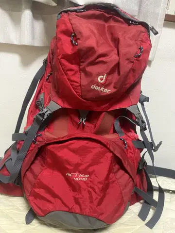deuter ACT Lite 40+10 레드 백팩