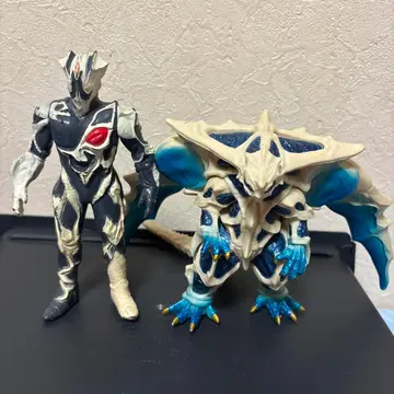 울트라맨 시리즈 괴수 피규어 2체 세트