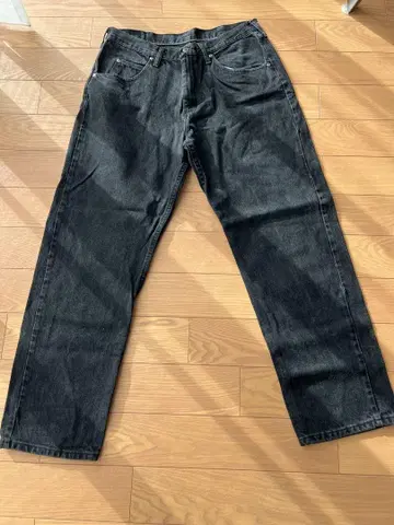 Wrangler 다크 그레이 스트레이트 데님