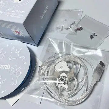 bomb 이어폰 ILLIT 이어모니