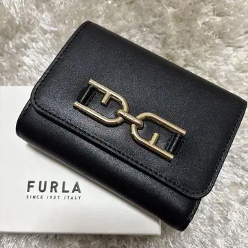 컨디션 최상 FURLA 블랙 3단 폴더형 지갑