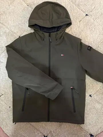Tommy Hilfiger 후드 부착 자켓 올리브 그린
