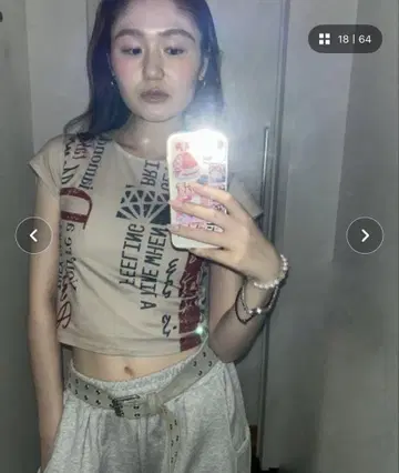 [ 25quee ] 빈티지 로고 치비 TEE / 575735