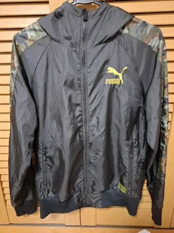 PUMA 블랙 카모플라쥬 나일론 자켓