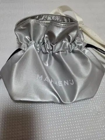 MARHENJ 실버 숄더백