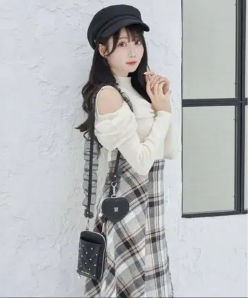 로제 뮤즈 오르간 프릴 미니 숄더 블랙