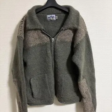 Globe Trotters 올리브 그린 스웨터 KOMOdo