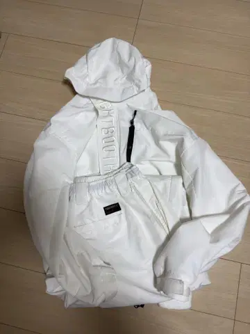Tightbooth 셋업 white