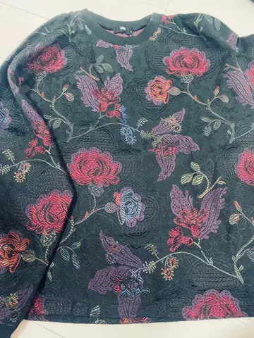 HARE 꽃무늬 긴팔 상의