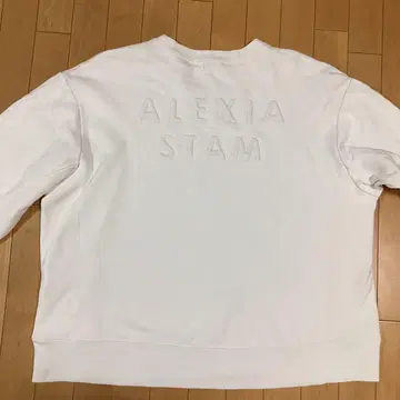 ALEXIASTAM 알렉시아스탄 로고 맨투맨 화이트 F