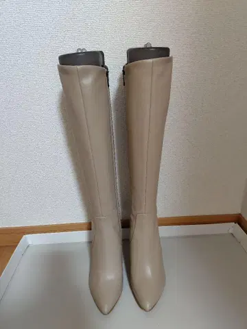 [ 미사용품 ] 다이애나 롱 부츠 베이지 22cm