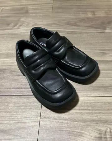 CAMPER 로퍼