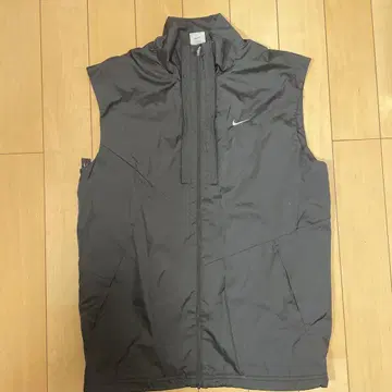 Nike 블랙 베스트