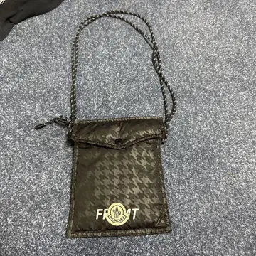 MONCLER/FRGMT 하운드 투스 숄더백