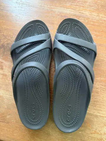 Crocs 블랙 샌들 W