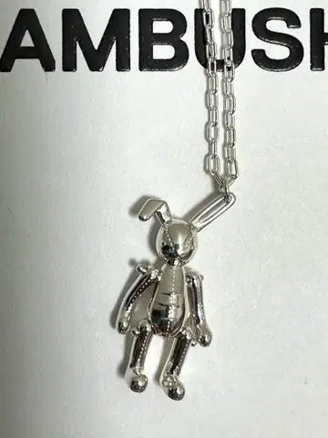 AMBUSH 실버 토끼형 목걸이