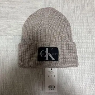 Calvin Klein Jeans 베이지 비니