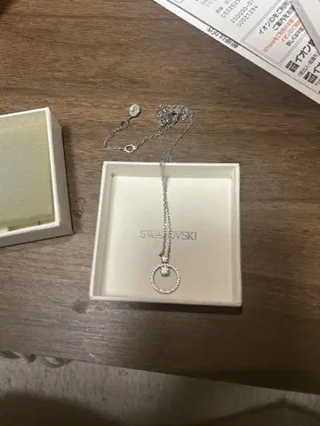 SWAROVSKI 크리스탈 펜던트 목걸이