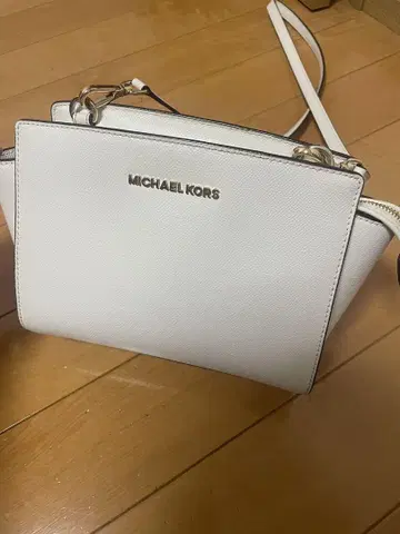 MICHAEL KORS 화이트 숄더백